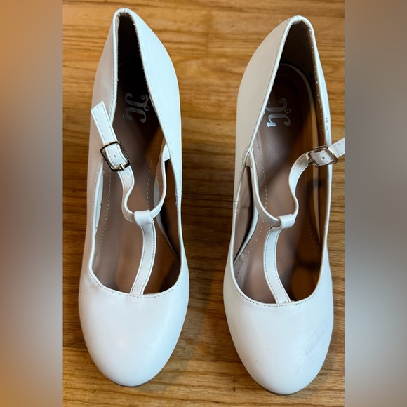 Shoes - White Mary Jane High Heels - Size 10